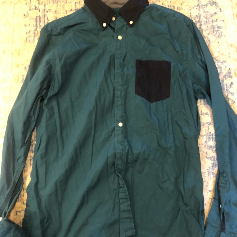 American Eagle colorblock men’s M button up long sleeve shirt.